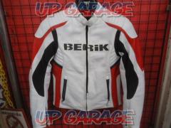 BERIK
LJ-8466
Leather jacket
X03006