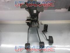 Suzuki genuine
Clutch pedal & brake pedal & accelerator pedal/MT
Set Jimny/JA22W