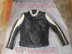BATES
Leather jacket