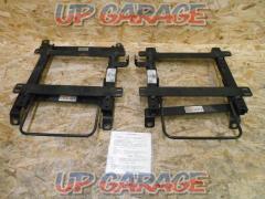 Vanner
Seat rail
Right and left
[Hiace
200 series
Type 4