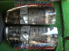 Great deal TOYOTA (Toyota)
AZR60 / Voxy late genuine LED tail lens