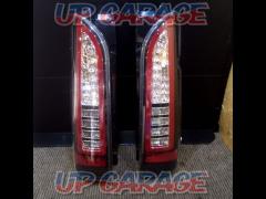 SONER
Sequential LED tail light
[Hiace 200]