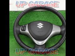 Suzuki Genuine
Alto Works HA36
Leather steering wheel
Black x red stitch