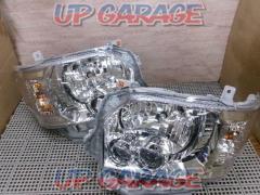 TOYOTA
Hiace 200 genuine
LED headlights
Right and left