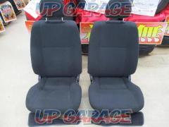 Toyota genuine 200 series Hiace 7 type
Super GL front seats (left and right set)