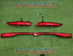 Toyota genuine
80 Harrier genuine tail lens left and right