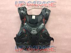 TroyLee
Designs
Chest protector
Light
Size L