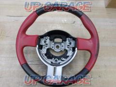 Toyota genuine leather steering wheel
Red/Black (GS120-05180)