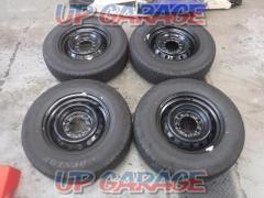 8 Toyota genuine Hiace
Genuine steel wheels + DUNLOPSP175N
