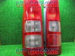 TOYOTA genuine
tail lamp
Right and left
Cold region specifications (for cars with back fog)
Hiace / 200 system
1-3 type
KOITO26-120/KOITO26-121