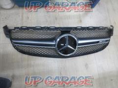 Mercedes-Benz genuine
C Class
Genuine front grille