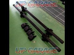 INNO/RV-INNO for vehicles with roof rails
Base carrier (carrier bar & foot set)
(X03257)