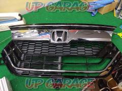 Genuine Honda (71121-TTA-J010) N-BOX
Genuine
Front grille