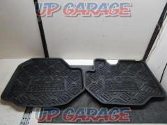 GARSON
DAD
Floor mat
For the second row