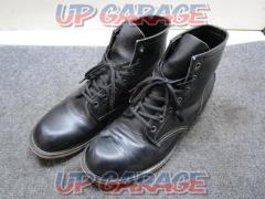 MOTORHEAD
Leather boots