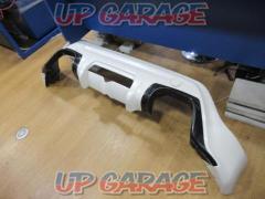 TRD86/ZN6
Early rear diffuser
*Large crack