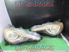 TOYOTA
86 / ZN6
Previous term genuine headlight
Right and left