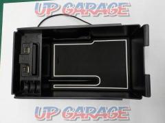 Unknown Manufacturer
Center console box tray
With LED light/USB port