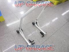 Unknown Manufacturer
Front maintenance stand