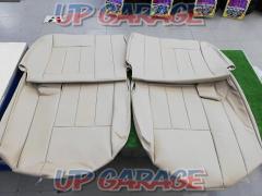 Land Cruiser 100
Seat Cover
Third row only