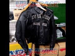 Other B's
LEATHER
BIKERS
Riders
Leather coat