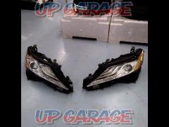 Toyota genuine 70 series Camry early model genuine LED headlights
Right and left
