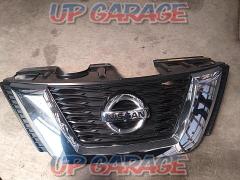 Nissan genuine X-Trail/T32
Late version
Front grille