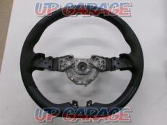 Nissan
E12
Notes NISMO
Late version
Genuine steering