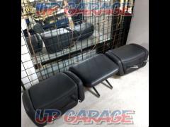 NISSAN
X-Trail genuine headrest
*Second seat section only