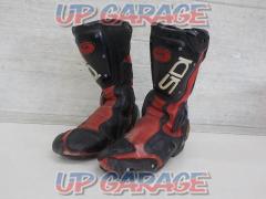 SIDI racing boots
Size: 42