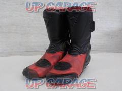 DAINESE
Racing boots
Size: 27.0