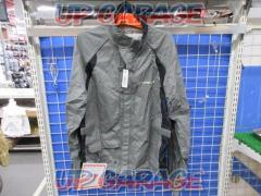 RSTaichi
Compact rain suit
Size M
Above only