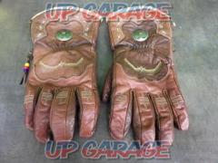 Unknown manufacturer leather concho gloves
Size L