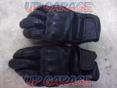 Alpinestars Size: S (Women's) VIKA
V2 Gloves