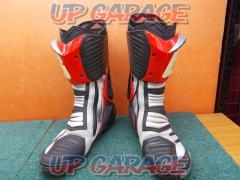 Size:27.0cmGAERNE Racing
Boots