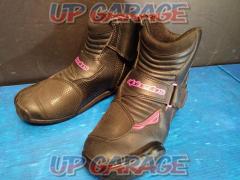 Size: 39
SMX-1R
STELLA
Boots
Color: Black / Pink