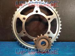 2023
YZF-R6
Race-based car
Genuine front and rear sprocket set (new car removed)