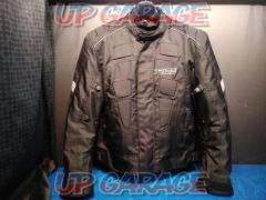 Size: XL
TRIZE
Nylon jacket
Liner removable