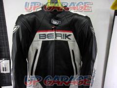 Size 56
BERIK (Berwick)
Knurled leather jacket