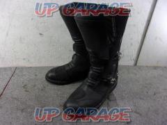 Size 28.0cm
Gaerune
G-MIDLAND
GORE-TEX
Riding boots
G Midland
Gore-Tex
black