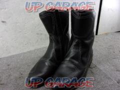 Size 25.5cm
Nankaibuhin (Nanhai parts)
NTB-34
Medium-stitched boots
List price excluding tax: 25,900 yen