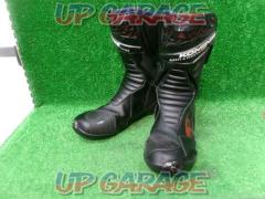 Size 28.5cm
KOMINE
BK-087
Supreme racing boots
black