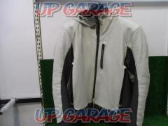 Size L / 3W
KUSHITANI
K0701
regulator light jacket
Off white