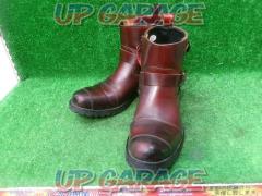 Size 27.5cm
DEGNER
Leather engineer boots
HS-B9