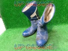 Size unknown
SUZUKI
Racing boots
blue