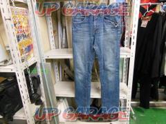 HONDA American style
Regular fit denim pants
Size: M
Product number: 0SYEX-M2A-V