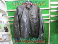KADOYAK’s
LEATHJER
Single leather jacket
Size: 3L
Product number: KIX-RS