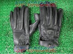 Manufacturer unknown punched leather short gloves
Size: XL