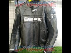 Size LL
BERIK
Leather jacket
