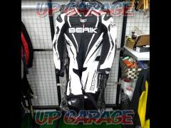 Size: 50
BERIK
Racing suits
2.0
LS1-171334-BK